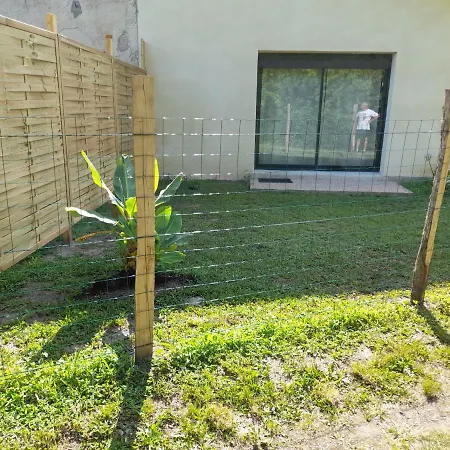 Maison Petit Ion Jean Mi Et Flo *