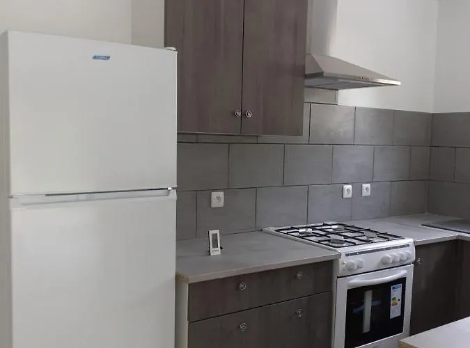 Maison Petit Ion Jean Mi Et Flo